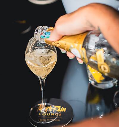 Purple Rain Lounge soundcloud is hier